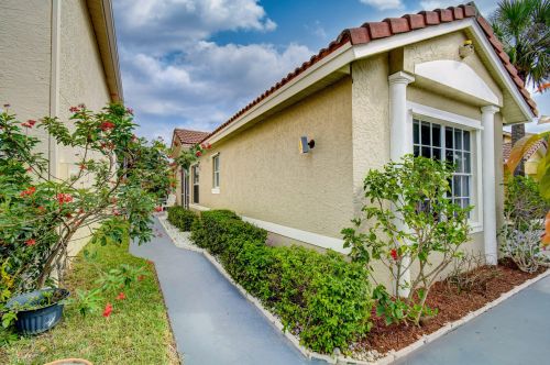 4915 Concordia Ln, Boynton Beach, FL 33436-7705