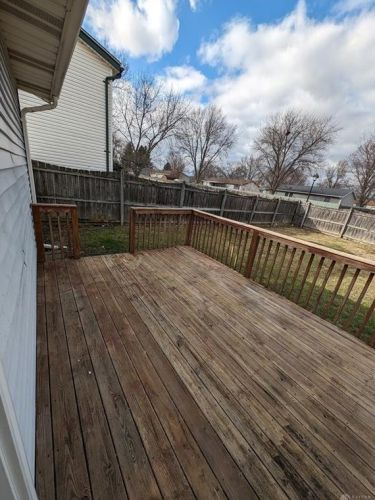 107 Topsfield Farm Cir, Englewood OH  45322-3420 exterior