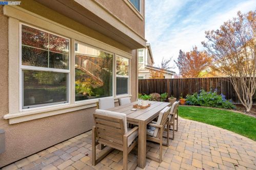 3551 Pinot Noir Ct, Pleasanton CA  94568-2556 exterior