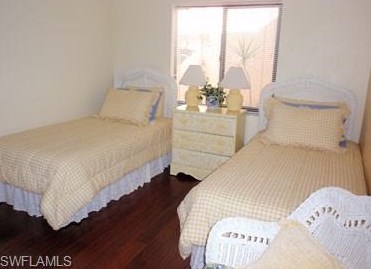 625 Beachwalk Cir, Naples FL  34108-8715 exterior