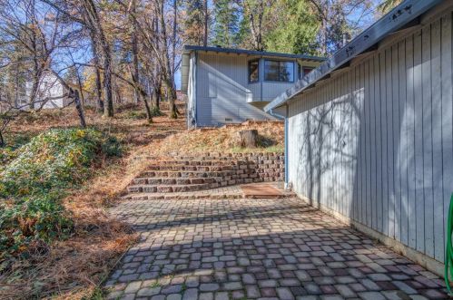 708 Doris Dr, Grass Valley CA  95945-5524 exterior