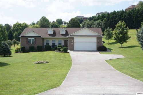 1935 Old Newport Hwy, Pigeon Forge TN  37876-2149 exterior