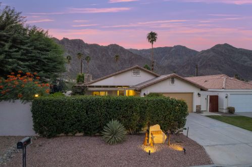 51915 Avenida Alvarado, La Quinta CA  92253-3190 exterior