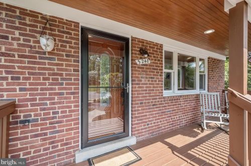 3248 Brandy Ct, Falls Church VA  22042-3704 exterior