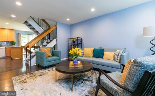 2408 Southgate Sq, Herndon, VA 20191-1239