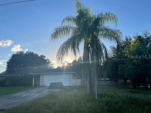 2090 8th Ave, Deland, FL 32724-3117