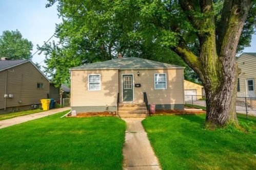 132 Cline Ave, Griffith, IN 46319-2602
