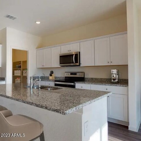 3649 95th Dr, Tolleson, AZ 85353-8596