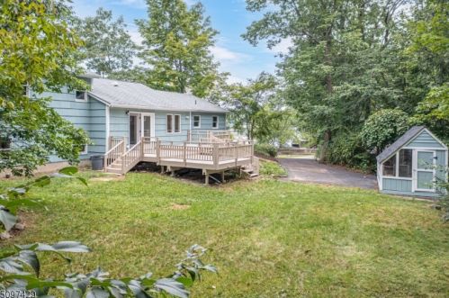 109 Shore Rd, Andover NJ  07821-2242 exterior