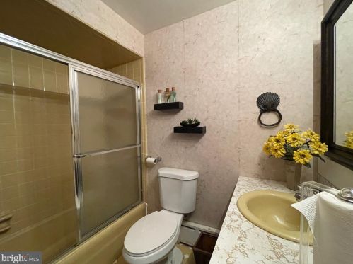 714 Pomona Rd, Riverton NJ 08077-4233 exterior