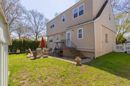 139 Hilburn Rd, Scarsdale NY  10583-6117 exterior