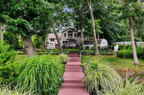 49 Crystal Beach Blvd, Moriches NY  11955-1909 exterior
