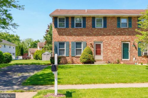 19 Grove St, Easton, PA 18045-5248