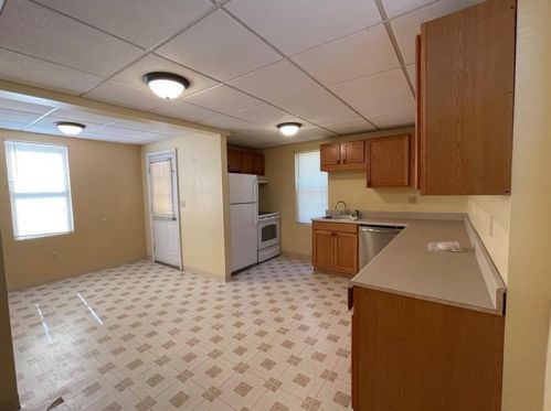 220 Columbia Ave, Somerset PA  15501-1934 exterior