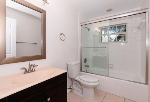 620 Oak St, Boynton Beach FL  33435-2807 exterior