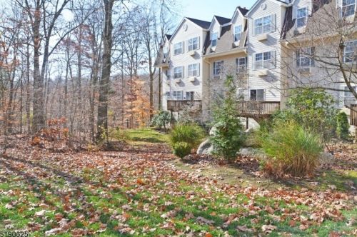 6110 Richmond Rd, West Milford Lakes NJ  07480-5117 exterior