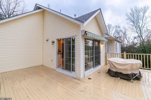 92 Canada Goose Dr, Hackettstown NJ  07840-3135 exterior