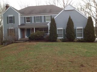 8 Rock Hill Rd, New Haven, CT 06513-4051