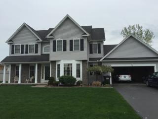 256 Whispering Pines Cir, Rochester, NY 14612-2772