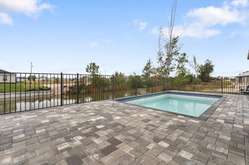 1908 14 St, Cape Coral FL  33909-1643 exterior