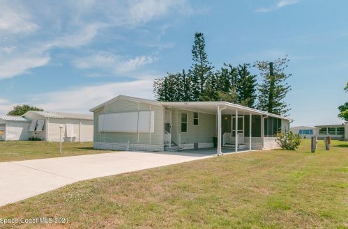 7565 Blackhawk Rd, Sebastian, FL 32976-7721