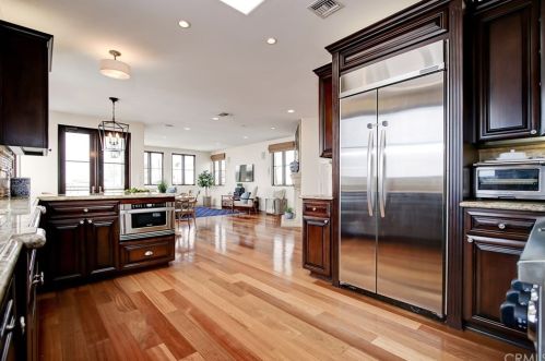 320 33rd Pl, Manhattan Beach CA  90266-3820 exterior