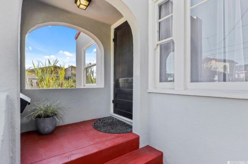 3061 Dakota St, Oakland CA 94602-3801 exterior