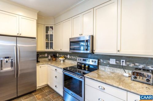 10 Mulligan Dr, Bybee VA  22963-2560 exterior