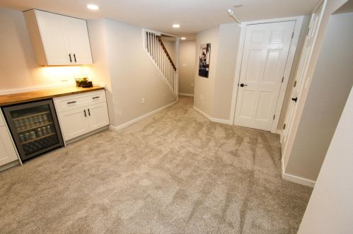 4946 Dean Rd, Milwaukee WI  53223-3124 exterior