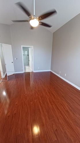 301 158th Ter, Hollywood FL  33027-1126 exterior