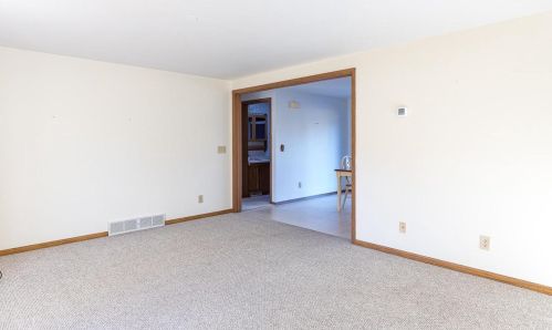 3570 Mardon Ln, Green Bay WI  54313-8212 exterior