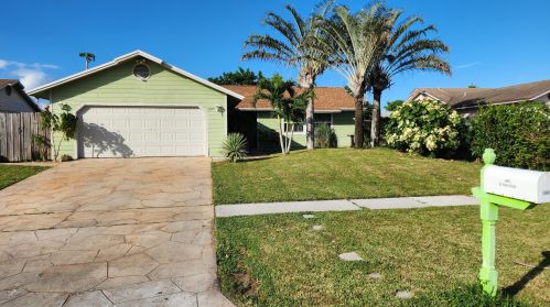 5005 El Claro Cir, West Palm Beach, FL 33415-2711