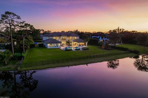 119 Carica Rd, Naples, FL 34108-2616