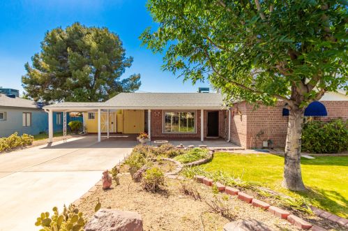 7032 11th Pl, Phoenix, AZ 85020-5311