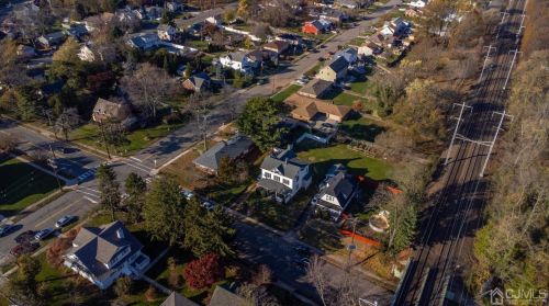 86 Freeman St, Woodbridge NJ  07095-3435 exterior