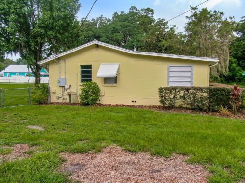 396 Collins St, Umatilla FL  32784-8387 exterior