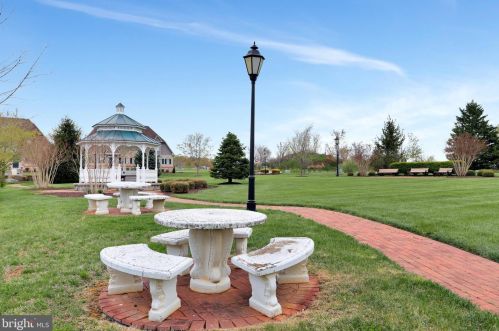 315 Lewis Washington Dr, Charles Town WV  25414-5666 exterior