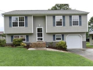 123 Village Ln, Johnson City, TN 37615-3721