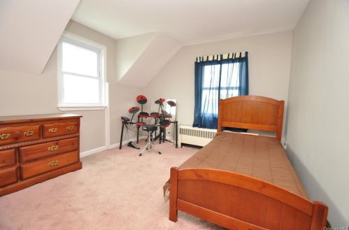 13 Oak Ave, Highland Falls NY  10928-1308 exterior