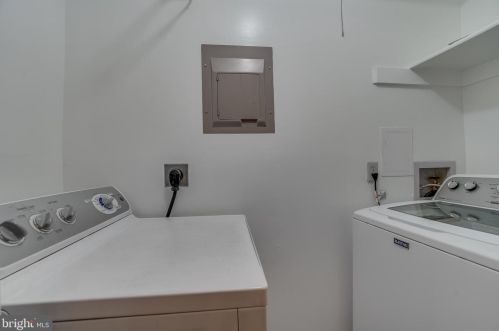 7779 Willow Pt Dr, Falls Church VA  22042-7536 exterior