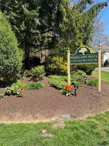 513 Woodland Hills Rd, White Plains, NY 10603-3136
