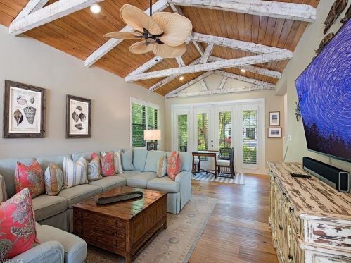 354 1st Ave, Naples, FL 34102-5905
