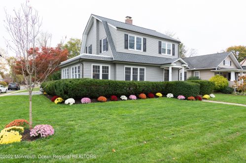 12 Chestnut Pl, West Long Branch, NJ 07764-1530