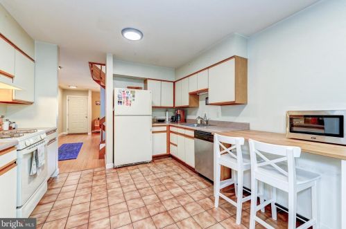 352 Winding Way, Norristown PA  19406-2633 exterior