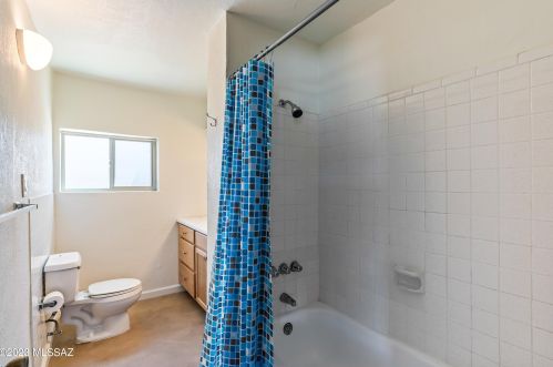 902 Prince Rd, Tucson AZ 85705-3028 exterior