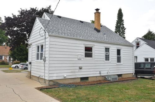 1204 95th St, Milwaukee WI  53214-2726 exterior
