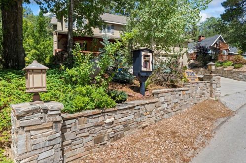 732 Brentwood Dr, Lake Arrowhead, CA