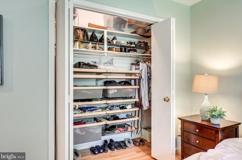 328 River Bend Rd, Great Falls VA  22066-4140 exterior