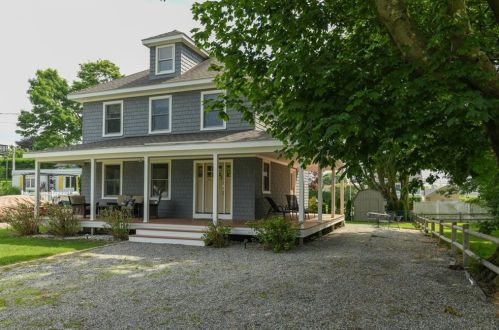 31 Abalone Rd, South Kingstown RI  02874-2735 exterior