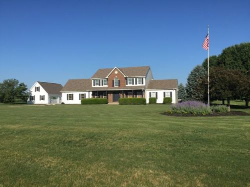4645 Meadowgrove Dr, Carroll, OH 43112-9590